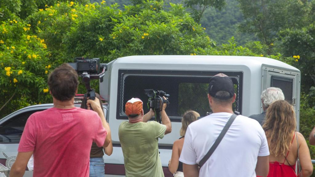 Daniel Sancho en el furgón policial tailandés.