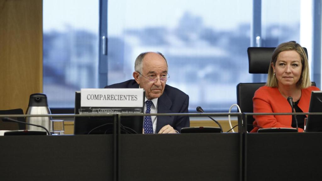 Fernández Ordóñez durante su comparecencia en la Comisión de Investigación sobre la crisis financiera en el Congreso de los Diputados.