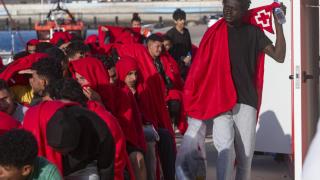 Algunos de los migrantes rescatados por Salvamento Marítimo, llegado en cayuco a Gran Tarajal (Fuerteventura).