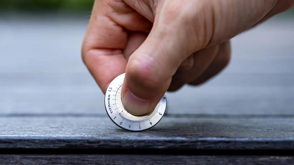 Mini Titanium Curve Measure Slide Rule, el anillo concéntrico para medir, sumar y multiplicar.