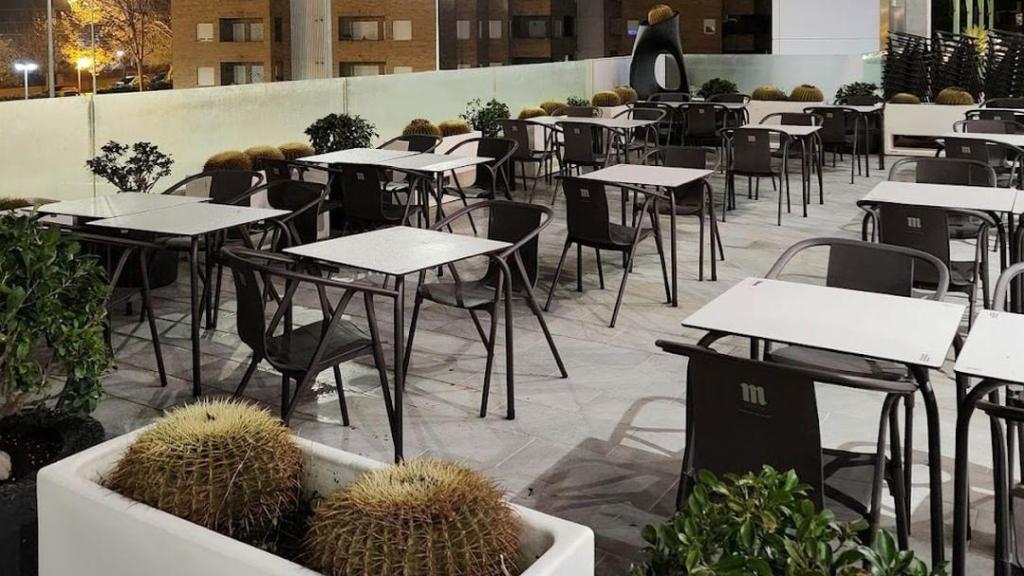 La nueva terraza del restaurante Buen Gusto 1999.