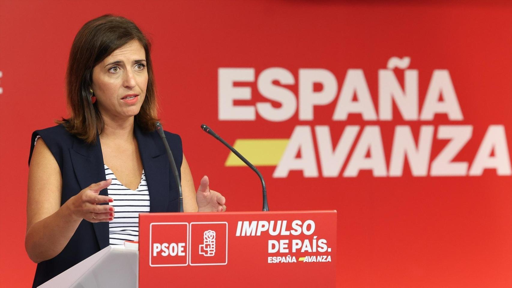 La portavoz de la Ejecutiva del PSOE, Esther Peña, este lunes en la sede de Ferraz.