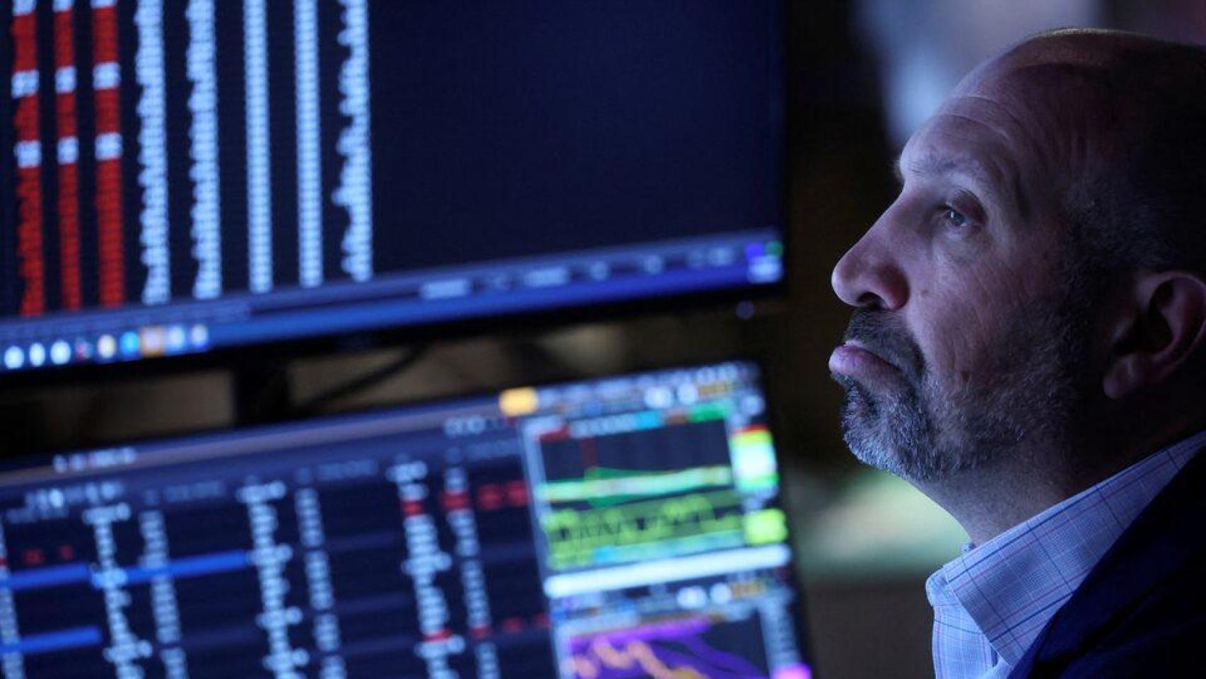 Un operador en el parqué de la Bolsa de Nueva York.