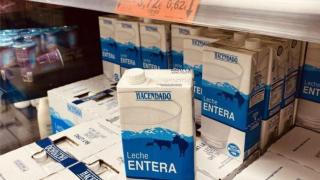 Leche entera de la marca Hacendado.