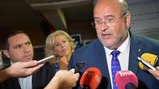 El vicepresidente primero de Castilla-La Mancha, José Luis Martínez Guijarro, este viernes con el presidente de la Diputación de Cuenca, Álvaro Martínez Chana.