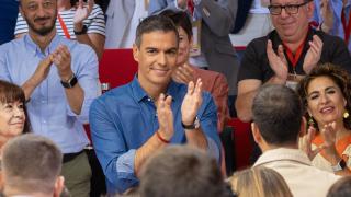 Pedro Sánchez, secretario general del PSOE, aplaudido en el Comité Federal.