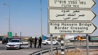 El conductor de un camión con ayuda para Gaza mata a tiros a dos israelíes en un cruce fronterizo con Jordania