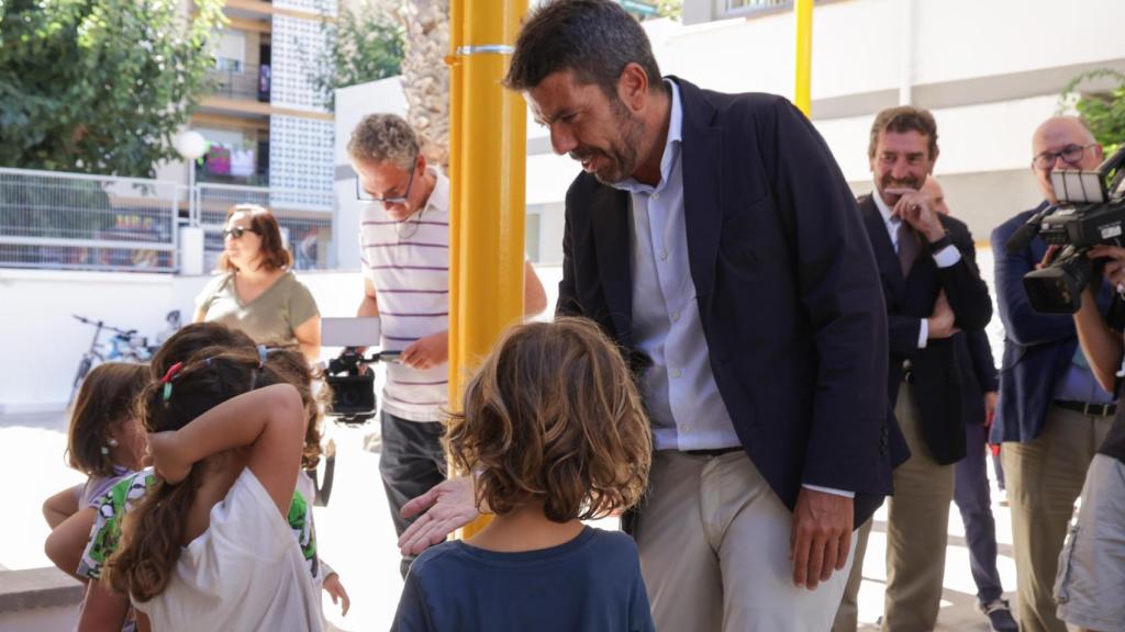 Carlos Mazón en el inicio del curso escolar. EE