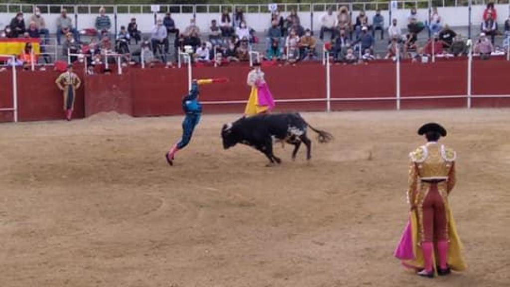 Corrida de toros en Méntrida (Toledo). Foto: Peña Taurina de Méntrida.