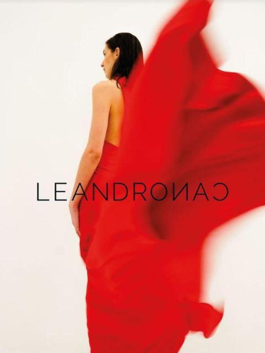 Uno de los looks de la nueva colección de Leandro Cano.