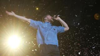 Imagine Dragons durante el concierto en el Monte do Gozo de Santiago de Compostela.