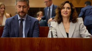 Ayuso prohíbe la jornada continua y amplia hasta los 14 años las clases en los colegios públicos