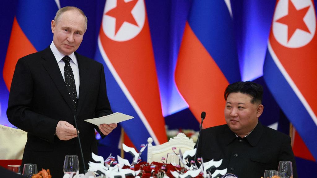 Vladimir Putin y Kim Jong-un durante un encuentro en Piongyang el pasado mes de junio.