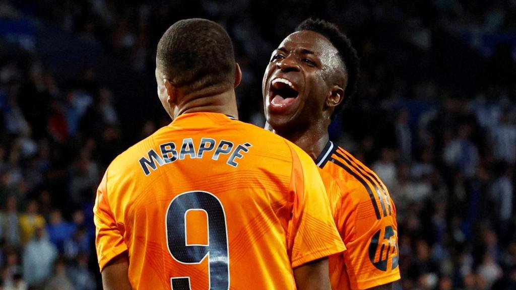 Mbappé y Vinicius celebran uno de los goles ante la Real Sociedad.