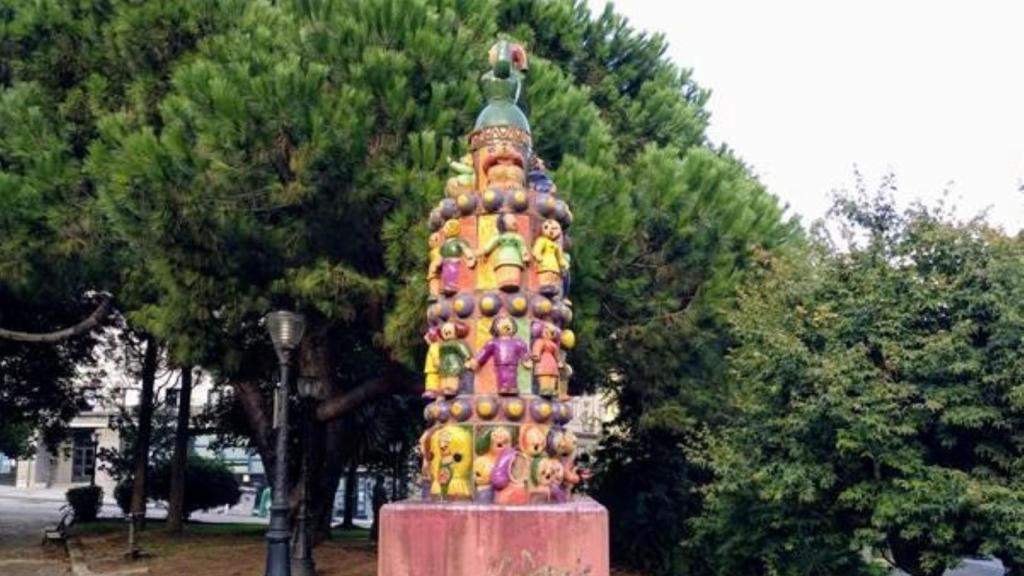 Monumento a Alexandre Bóveda en A Coruña