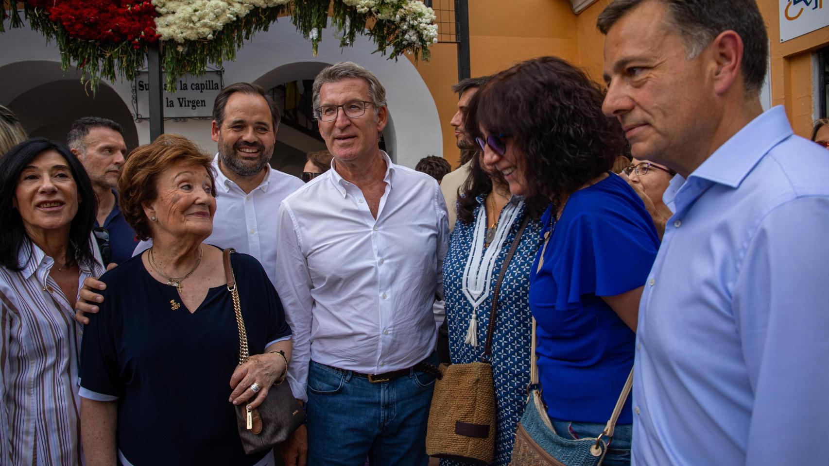 Feijóo visita un año más la Feria de Albacete y promete seguir cumpliendo con la Virgen de los Llanos: todas las fotos