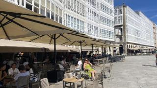 El Concello de A Coruña prevé llevar al pleno de octubre la nueva ordenanza de terrazas