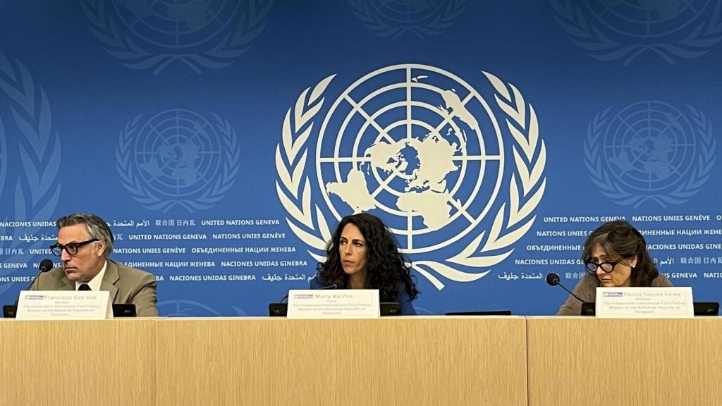 Los miembros de la Misión ONU en Venezuela; Roberto Cox, Marta Valiñas y Patricia Tappatá.
