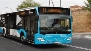 Casi 300 personas llegan al casco histórico de Segovia en el proyecto piloto de los microbuses lanzaderas