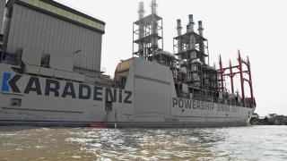 Una planta eléctrica flotante de la empresa Karpowership, del grupo energético turco Karadeniz, llega a Guayaquil.