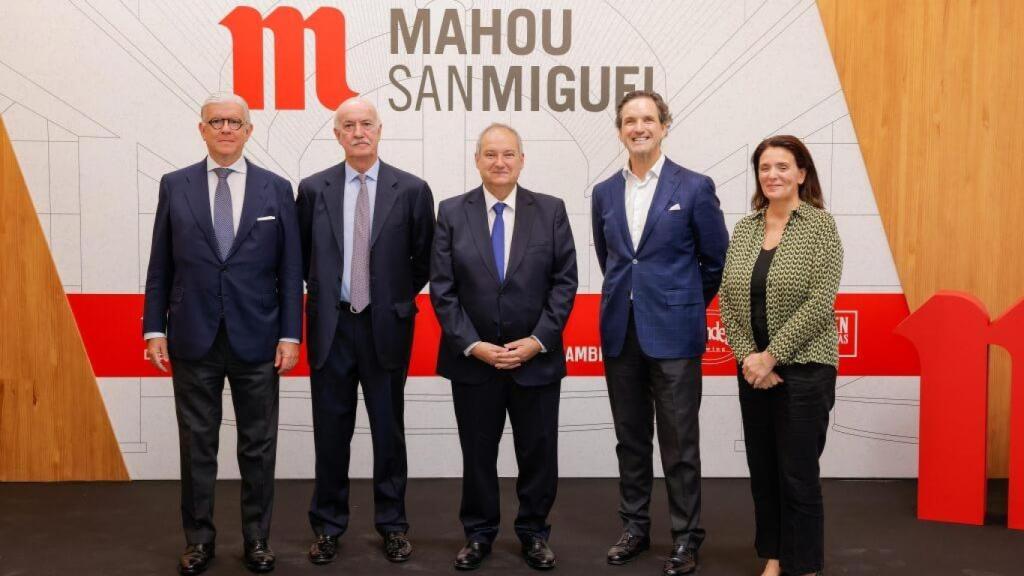 El ministro de Industria y Turismo, Jordi Hereu, visita la fábrica de Mahou en Alovera (Guadalajara) el 18 de septiembre de 2024.