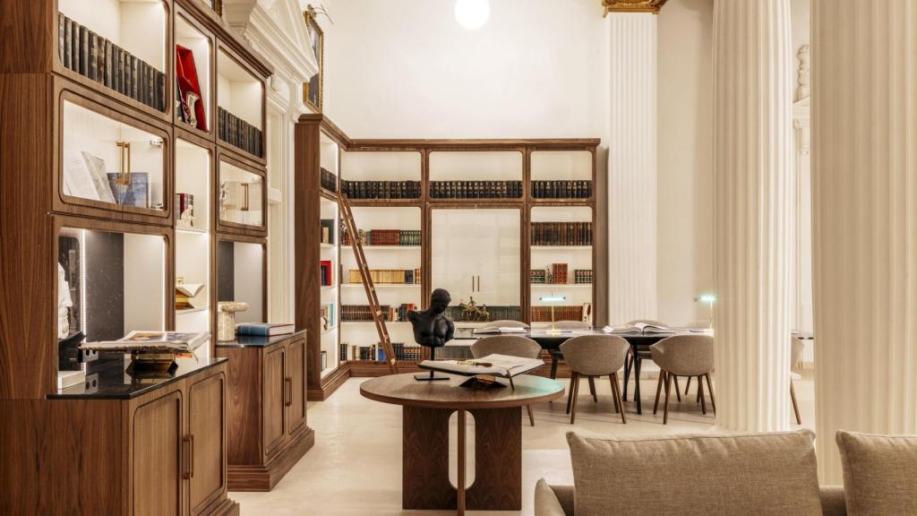 Biblioteca de la Casa de las Artes Meliá Collection.