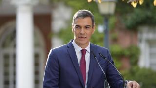 Pedro Sánchez, durante la firma del acuerdo.
