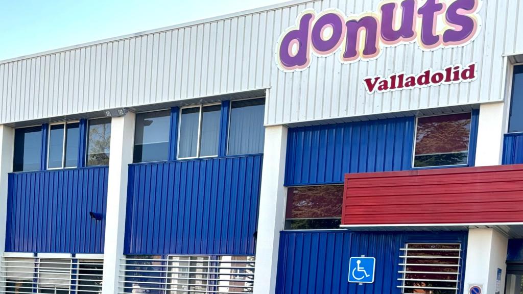 La planta de Bimbo en Valladolid y la consejera María González Corral