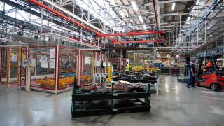 Trabajadores de una industria. Imagen de archivo de Europa Press.