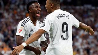 Vinicius y Mbappé celebran el gol del francés ante el Espanyol.