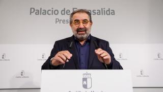 Jesús Fernández Sanz, consejero de Sanidad de Castilla-La Mancha, durante la rueda de prensa.