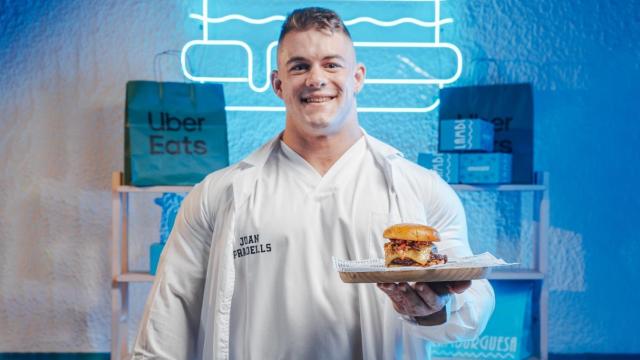 Joan Pradells y su hamburguesa prohibida, en colaboración con Lamburguesa. EE