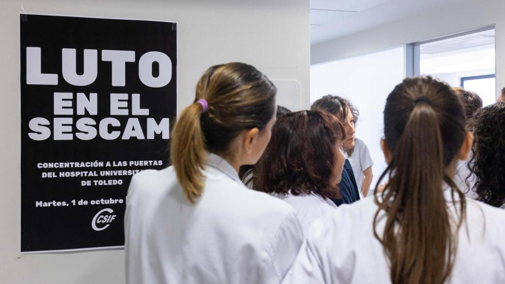 Un nutrido grupo de profesionales del Sescam ha querido seguir la rueda de prensa.