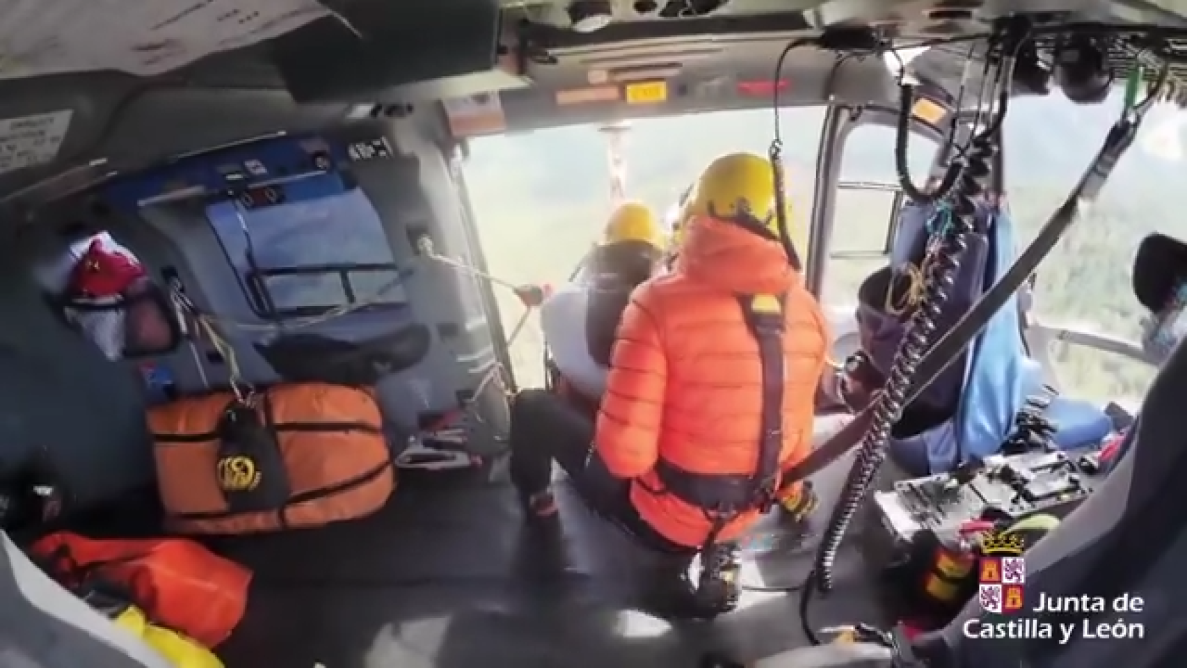 VÍDEO | Rescatada en helicóptero una senderista herida tras sufrir una ...