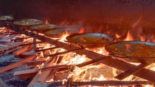 Paellas a leña en Casa El Famós. EE