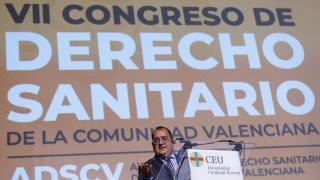 El presidente de la Asociación de Derecho Sanitario de la Comunitat Valenciana, Carlos Fornés, durante su intervención en el acto inaugural del VII Congreso de Derecho Sanitario de la Comunitat Valenciana. Efe / Biel Aliño