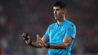 Quién es Mateo Busquets Ferrer, el árbitro del Rayo Vallecano - Barça: estos son sus antecedentes y polémicas