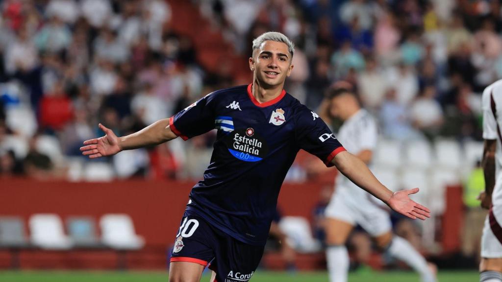 Yeremay celebra uno de los cinco goles del Deportivo en Albacete.
