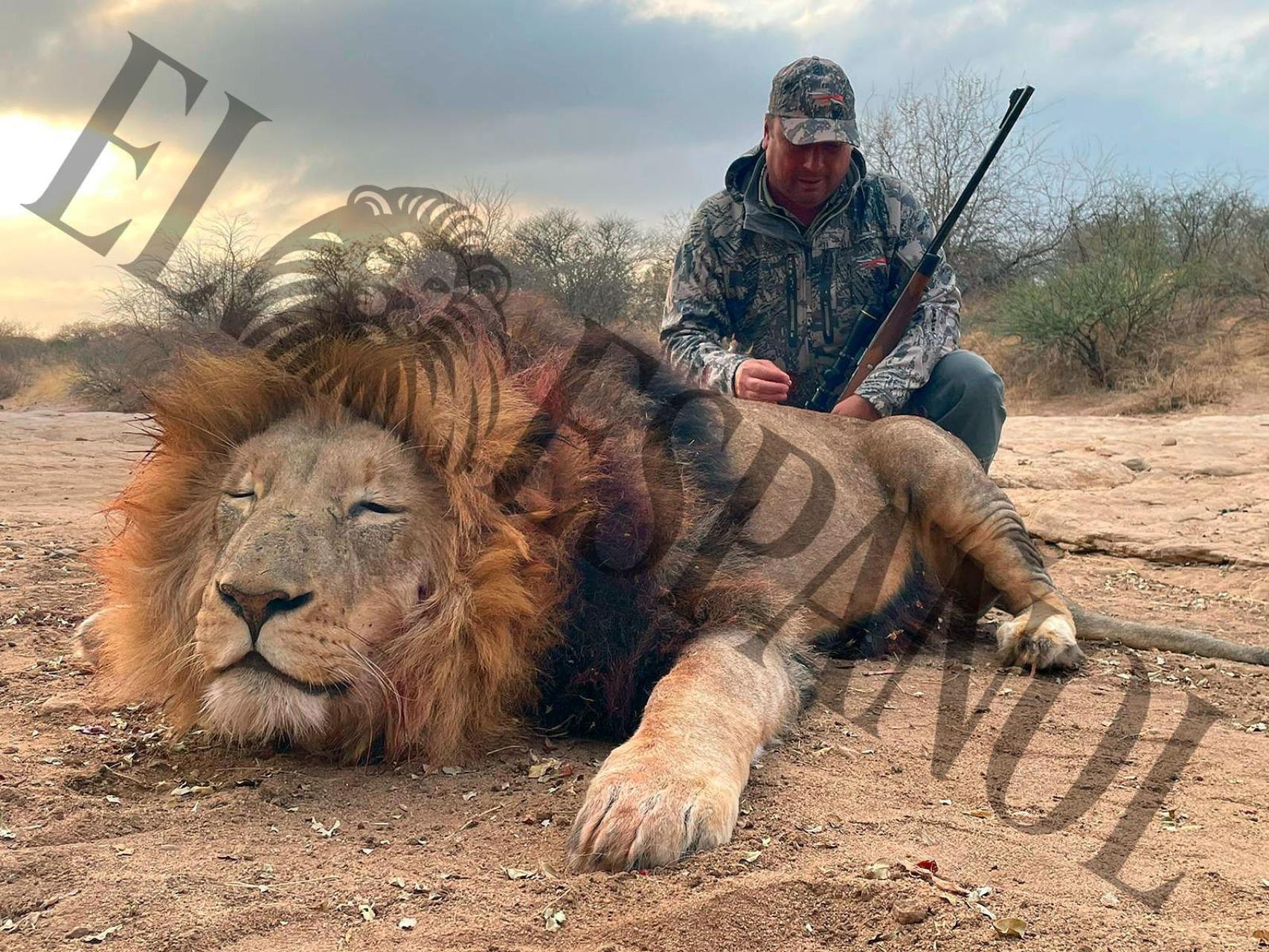 Imagen enviada por Claudio Rivas a Aldama tras una de sus cacerías en África.