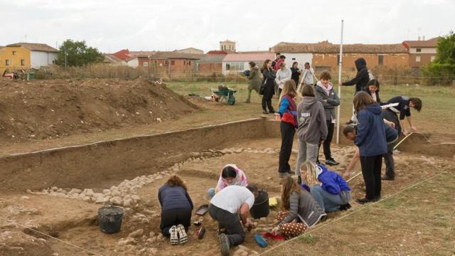 Prácticas de arqueología de campo con estudiantes de IE School of Humanities