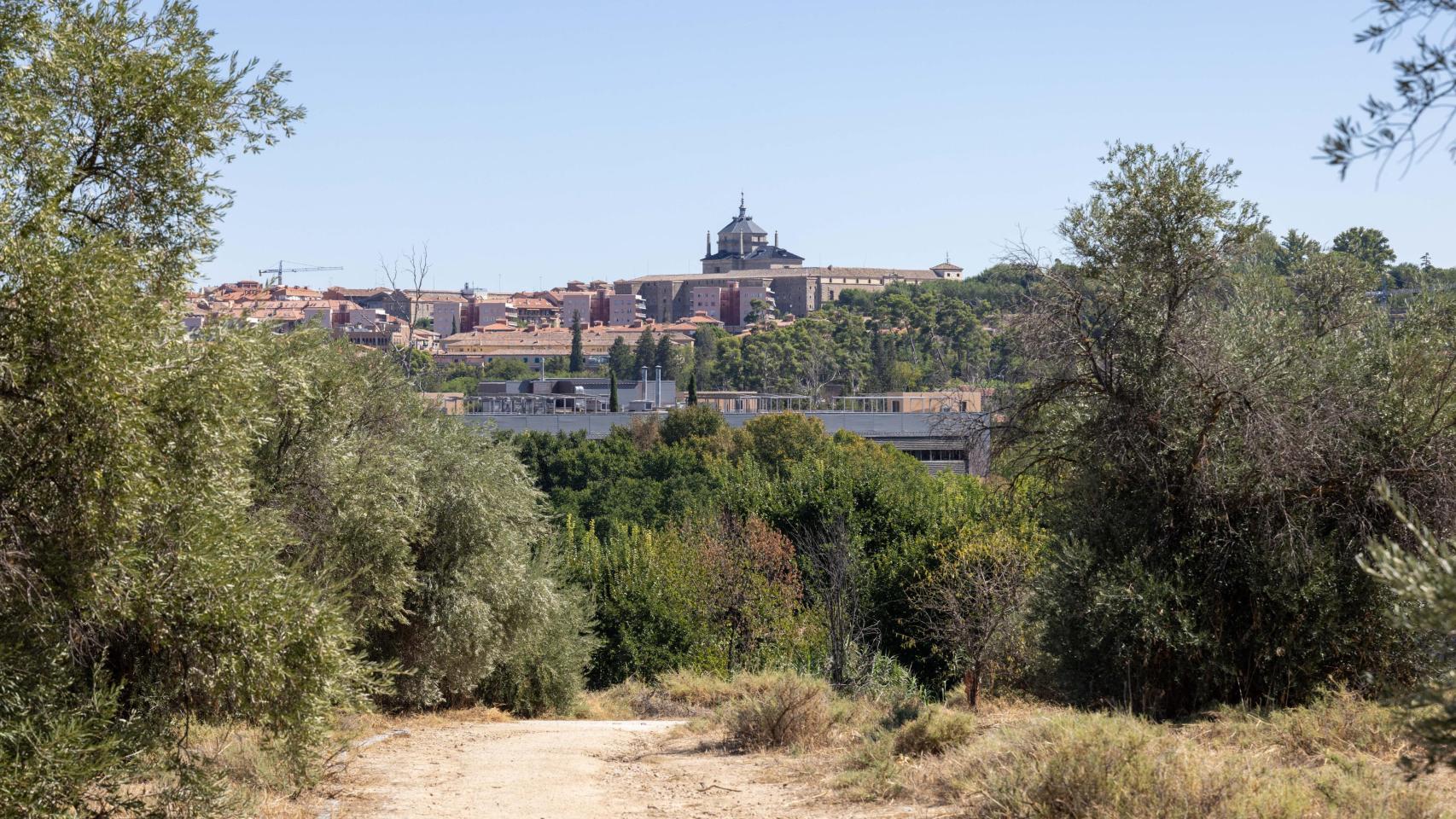 Parque de Polvorines de Toledo en el que se construirá la Ciudad del Cine, con vistas al Casco Histórico.