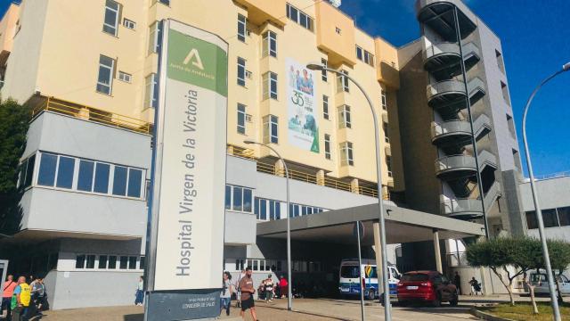 El Hospital Universitario Virgen de la Victoria de Málaga, uno de los puntos de vacunación internacional