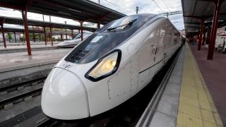 Cortada la circulación ferroviaria Madrid-Andalucía por el incendio de un tren en Ciudad Real: hay 210 evacuados
