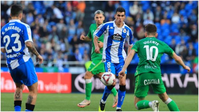 El Dépor frente al Racing de Santander en Riazor durante el partido de ida en octubre
