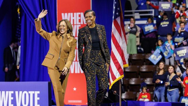 Kamala Harris y Michelle Obama durante el acto en Michigan del pasado 26 de octubre.