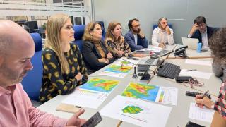 Teresa Ribera, entre Sara Aagesen y María José Rallo, en la AEMET, un día después de la tragedia de la DANA.