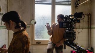 Carlos Marqués-Marcet durante el rodaje de 'Polvo serán'. Foto: Luis Tudela