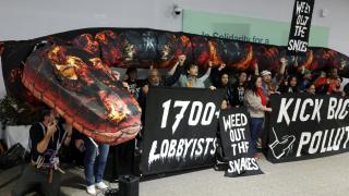 Una manifestación en contra de los 'lobbies' en la COP29 de Bakú. Murad Sezer Reuters