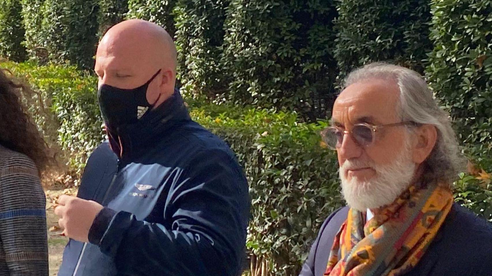 El juez descubre gracias a una multa con radar que el mecenas de Alvise vendió un Bentley a su abogado para evitar el decomiso El juez descubre gracias a una multa con radar que el mecenas de Alvise vendió un Bentley a su abogado para evitar el decomiso