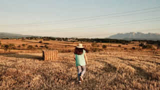 Joven en el campo.